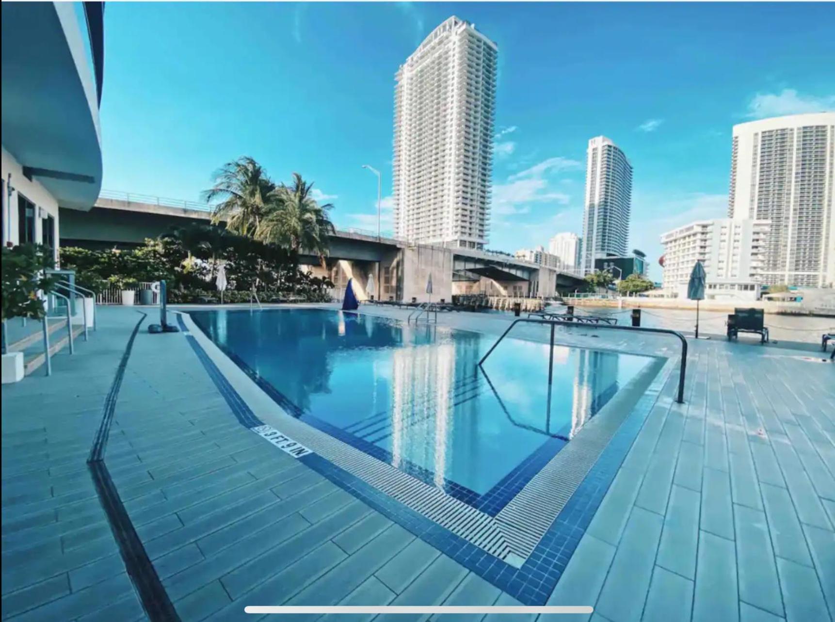 Beachwalk Resort & Condos Hallandale Beach Exteriör bild